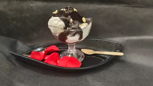 Chocolate Pastry Sundae