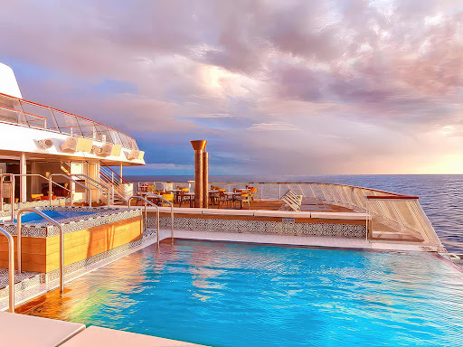 infinity-pool.jpg - You can see for miles in the Infinity Pool aboard Viking Saturn. 