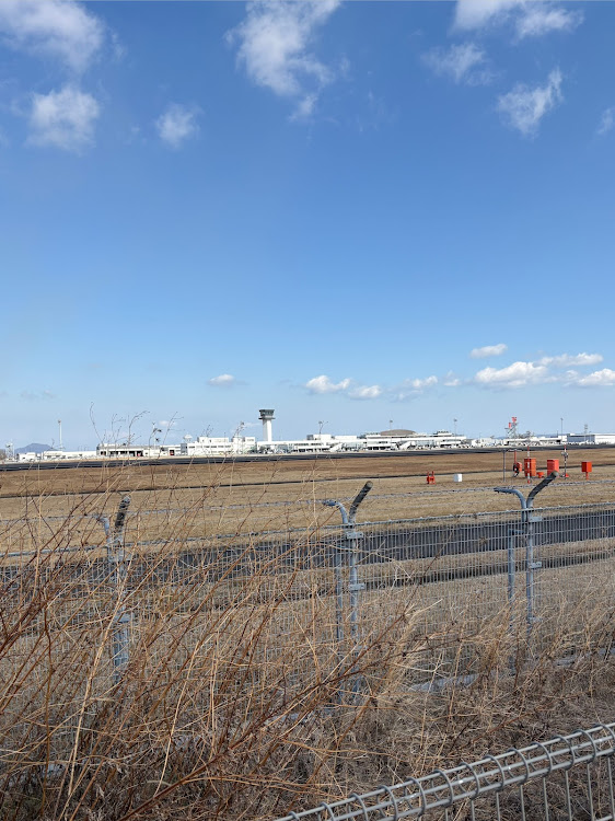 カローラツーリングのマッシブグレー・さぬきこどもの国・ハワイ仕様・USDM・飛行機の見える場所に関するカスタム事例の投稿画像4枚目