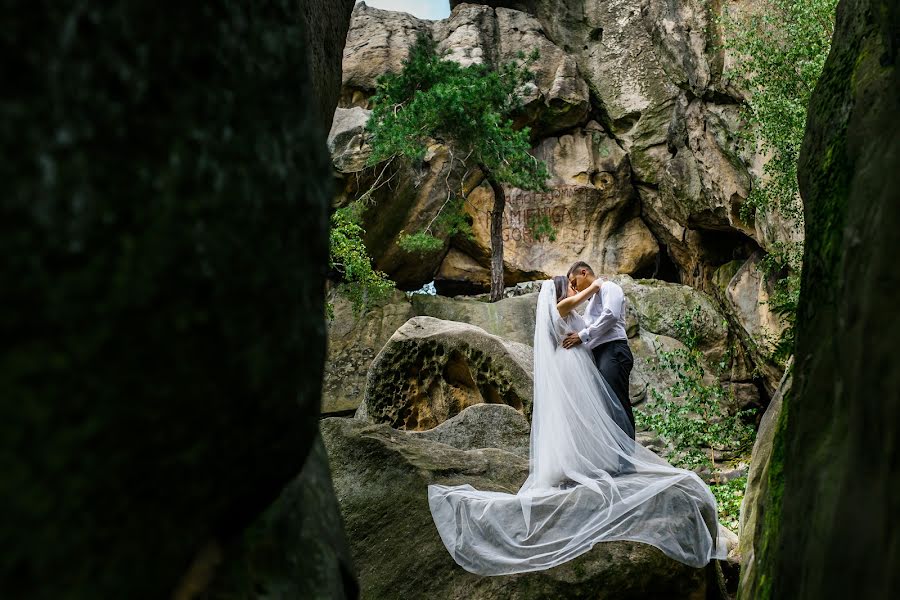 Fotografo di matrimoni Adrian Siwulec (siwulec). Foto del 17 agosto 2018