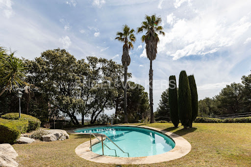 Maison avec piscine et terrasse 4