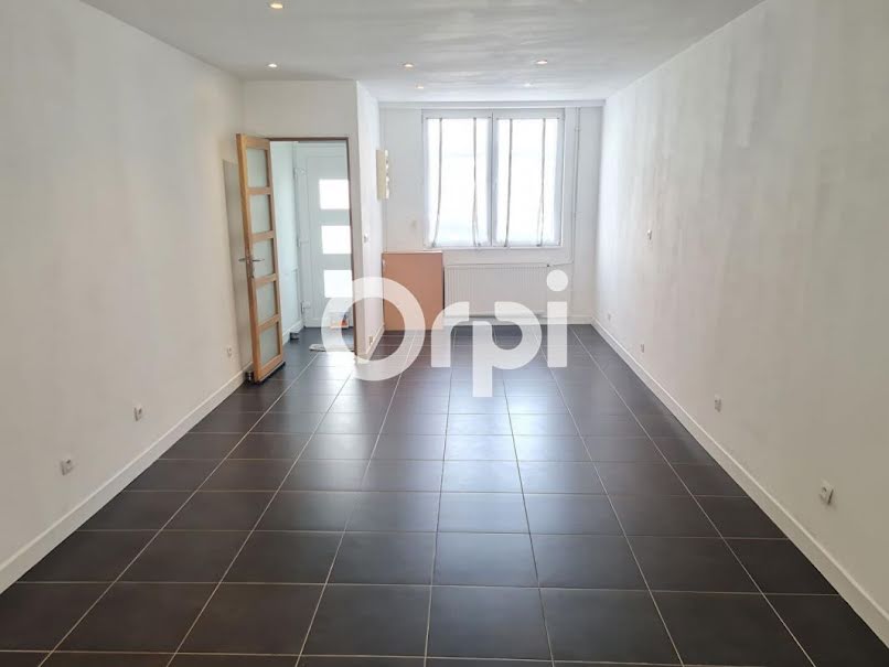 Location  maison 3 pièces 73 m² à Tourcoing (59200), 869 €