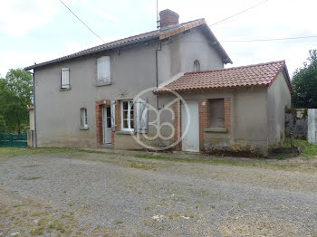 ferme à Lathus-Saint-Rémy (86)