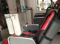 Delux Hair & Beauty Parlour photo 1