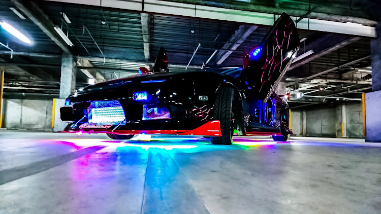 180SXの突発MT・YA☆KA☆RA Family・アンダーネオン・ガルウィング・シーケンシャルウィンカー欲しいに関するカスタム事例の投稿画像1枚目
