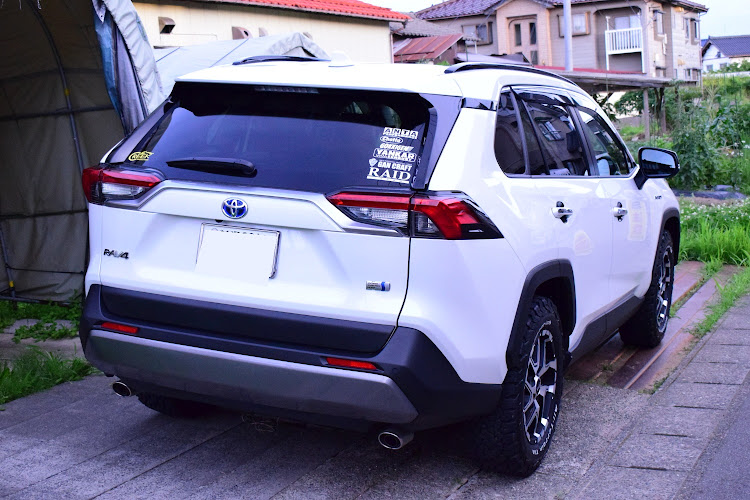 RAV4のナイトロパワー・デリンジャー・洗車・うしろ姿・CCウォーターゴールドに関するカスタム事例の投稿画像3枚目