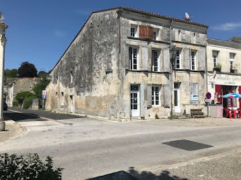 maison à Saint-Savinien (17)