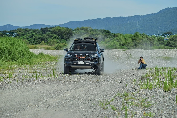 RAV4のEOC( ehime overlander club)・オナラマン・あきら100パーセント・野営キャンプに関するカスタム事例の投稿画像5枚目