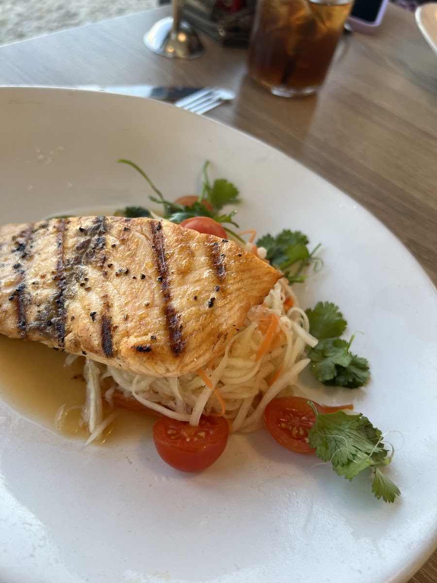 Papaya Salad w/Salmon