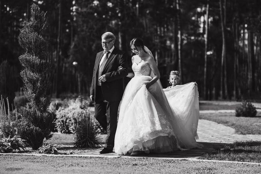 結婚式の写真家Dimitriy Romanov (vishneviy)。2019 8月19日の写真