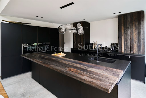 Maison avec piscine et jardin 5