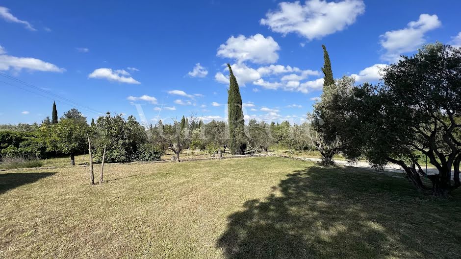 Vente terrain à batir  1800 m² à Fontvieille (13990), 450 000 €