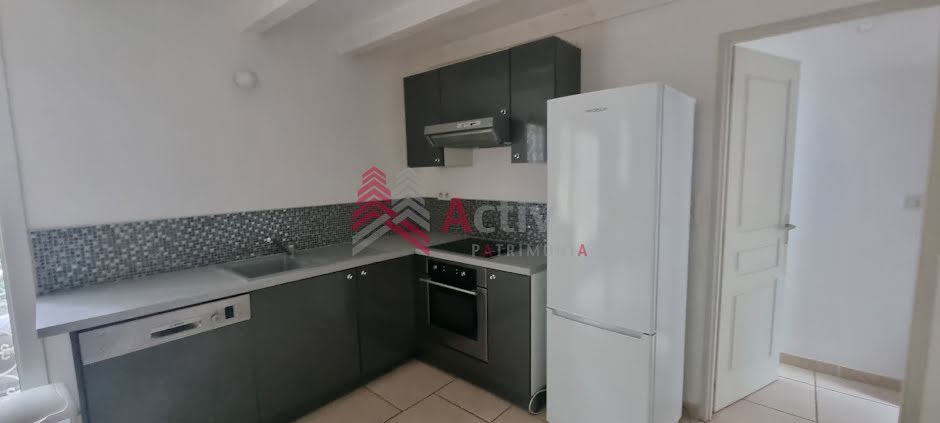 Location meublée appartement 2 pièces 59 m² à Arles (13200), 750 €