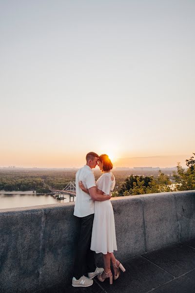 Fotógrafo de casamento Darina Mironec (darinkakvitka). Foto de 14 de setembro 2021