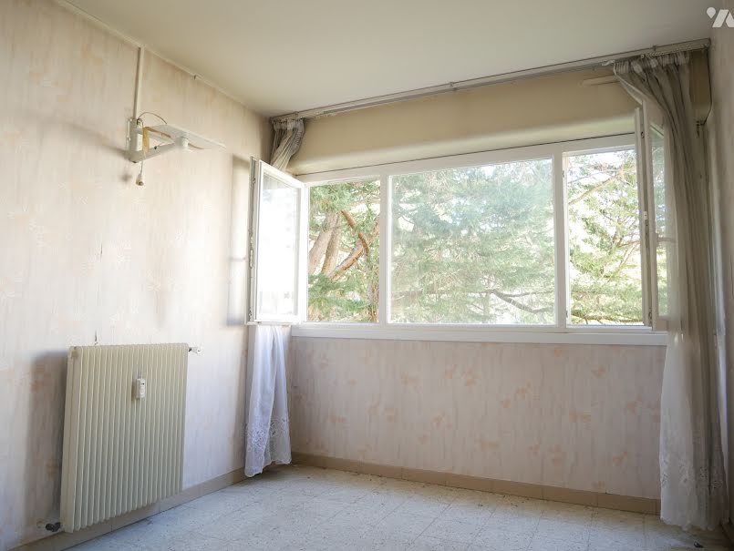Vente appartement 2 pièces 46.25 m² à Nimes (30000), 39 000 €