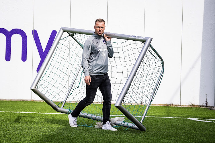 RSCA Futures head coach Robin Veldman pictured during a soccer match  between RSC Anderlecht Futures