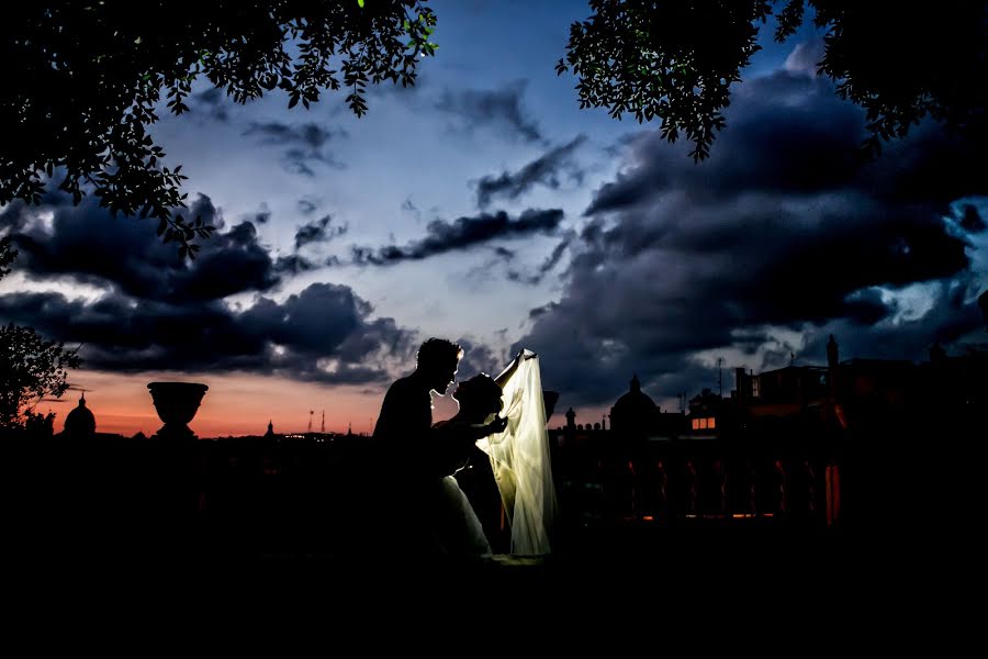 Wedding photographer Paolo Giovannini (annabellafoto). Photo of 18 April 2018