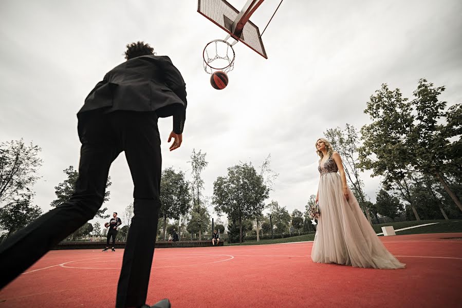 Fotógrafo de casamento Konstantin Makarec (makaretsphoto). Foto de 2 de outubro 2019