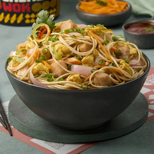 Chicken Hakka Noodles - Full (1000 Ml)