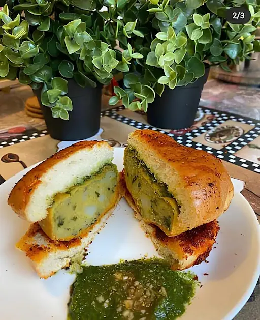 Schezwan Vadapav