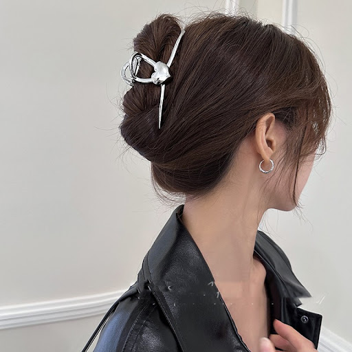 Title 2, Simple and Versatile Metal Love Hair Clip for W...