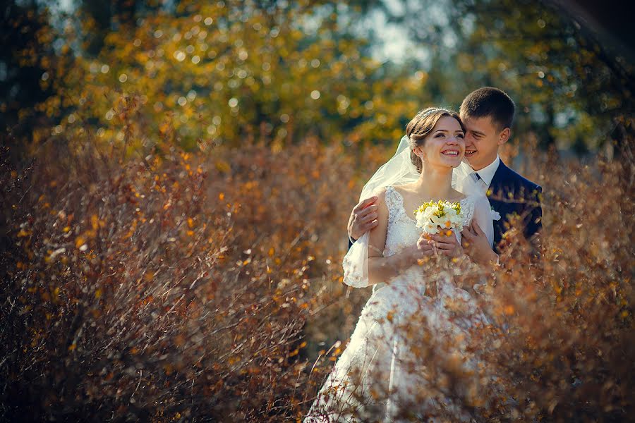 Fotógrafo de casamento Yuriy Bondarev (bondrevura). Foto de 13 de janeiro 2015