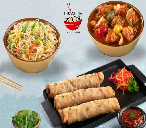 Chilly Paneer Gravy + Hakka Noodles + Veg Spring Rolls Combo