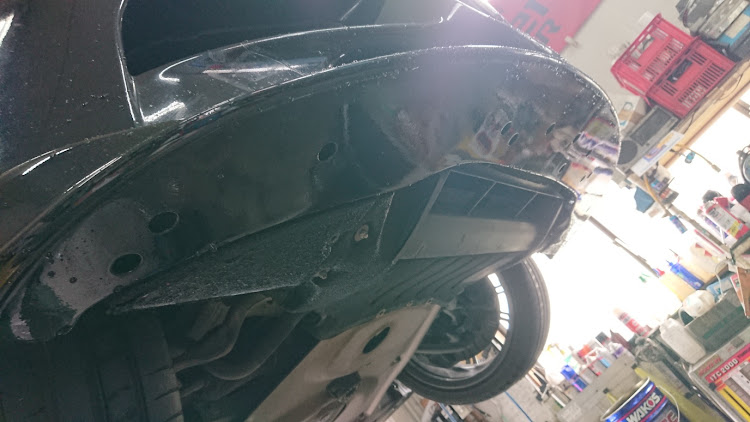 M3 クーペのフロントリップ・フロントリップスポイラー・HAMANN・HAMANNフロントスポイラー・hamann リップに関するカスタム事例の投稿画像4枚目