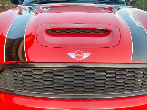 ミニ Bmw ミニを華麗にカスタム By Hiai 10 31 こんばんは Miniエンブレムを黒から赤に変えてみました それと スマホホルダー取り付けました Cartune