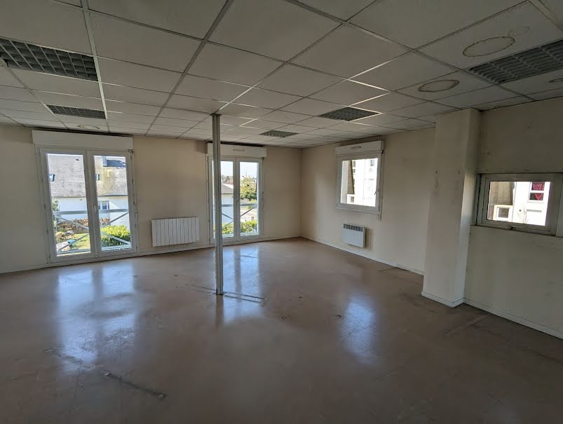 Location  locaux professionnels  90 m² à Evreux (27000), 1 104 €