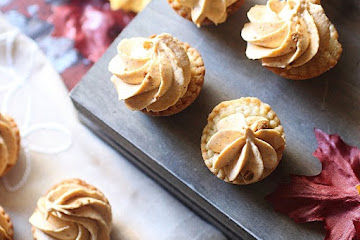 Pumpkin Cheesecake Mini Pies