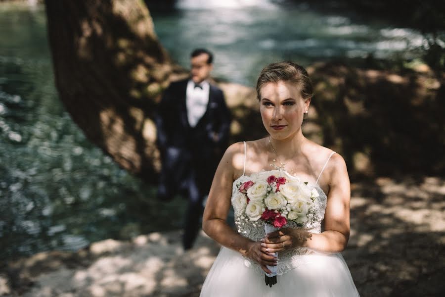 Fotógrafo de casamento Reetta Tulemo (taydenkuunkuva). Foto de 24 de dezembro 2018