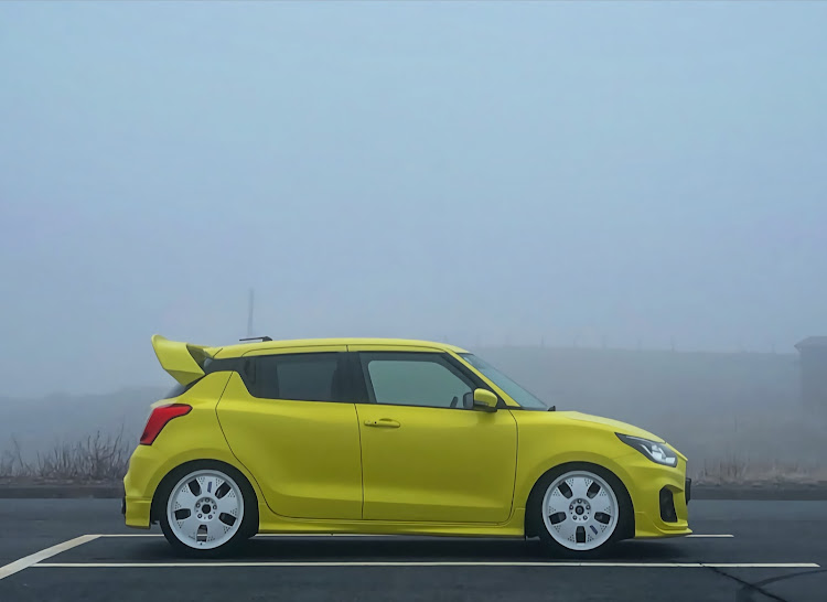 スイフトスポーツのzc33s・桜とコラボ・ドライブ・阿蘇山に関するカスタム事例の投稿画像1枚目