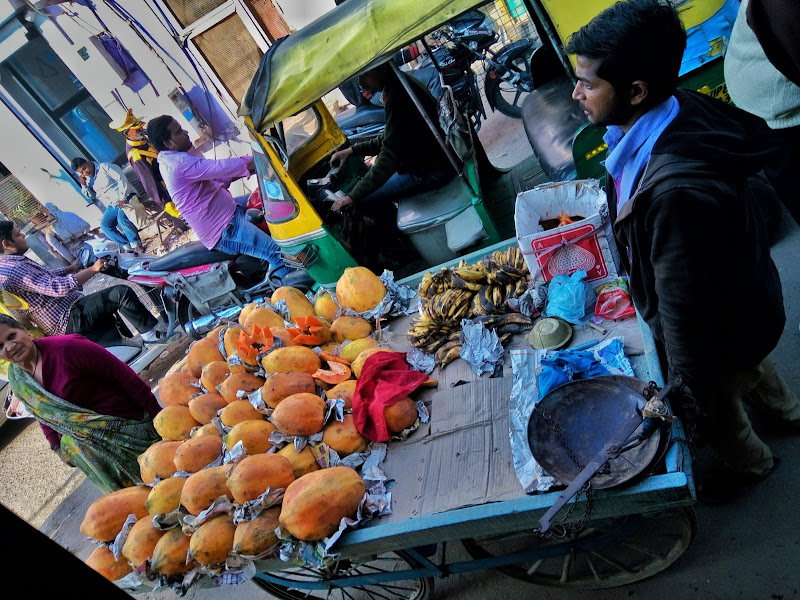 India - Papaia e banane per strada di heaven1985k