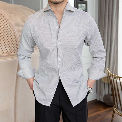 Title 5, Mens slim-fit long-sleeved shirt with a line n...