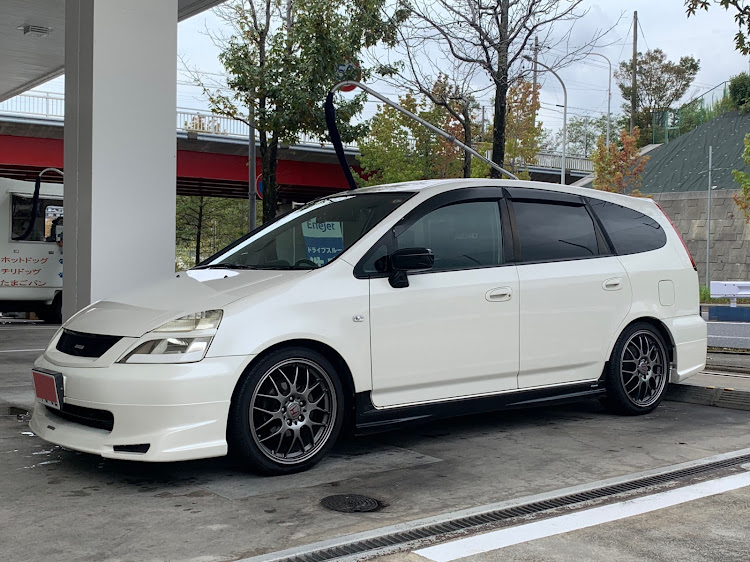 ストリームの無限仕様・BBS・洗車♪・スプリンターズS的中・RECAROに関するカスタム事例の投稿画像1枚目