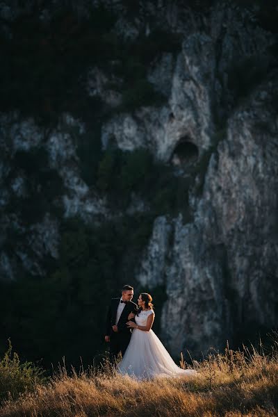 Fotografo di matrimoni Paniti Marta (panitimarta). Foto del 7 aprile 2018