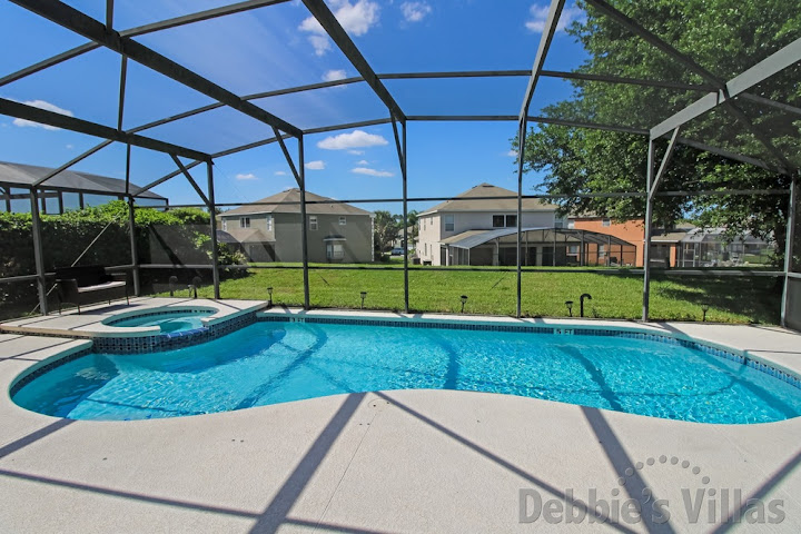 Good privacy around the pool on Emerald Island