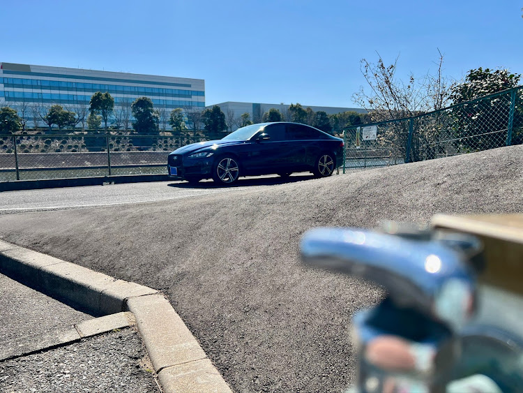 XFの愛車の半顔が見たい・池のある風景・新規開拓中・JAGUAR XF・リーダー編に関するカスタム事例の投稿画像2枚目