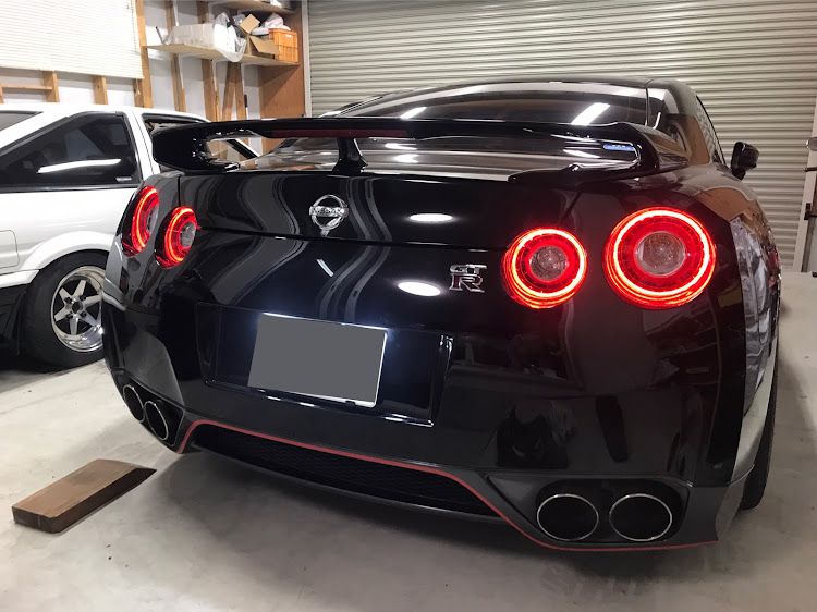 NISSAN GT-RのDIY・五色台・LED・テールランプ交換に関するカスタム事例の投稿画像4枚目