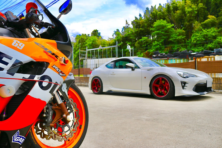 86のアドバン・ADVAN Racing TC4・コラボに関するカスタム事例の投稿画像7枚目
