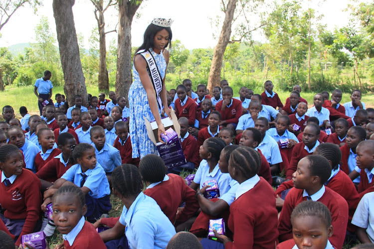 Miss Midwest Galaxy 2024, Keerah Yeowang donates sanitary pads to girls at Kodiaga Prison Primary School on March 29, 2024.