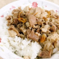 東門雞肉飯(新民店)