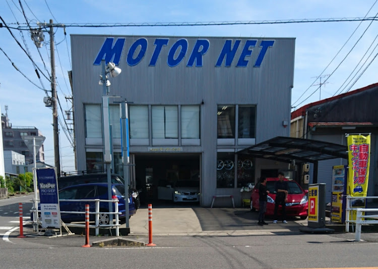 シルビアの連休明け最初の土曜・しばらくイベントには参加出来ず(汗)・ツレと車販売店へ・いずれ参加予定？・外装模索中に関するカスタム事例の投稿画像4枚目
