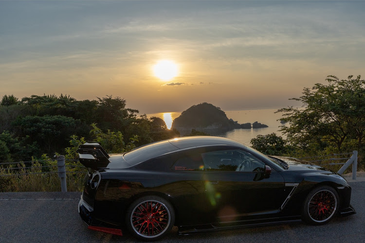 NISSAN GT-Rのteam kuhl's・カメカツ・日本海の景色最高です👍・サンセット・夕日ヶ浦に関するカスタム事例の投稿画像2枚目