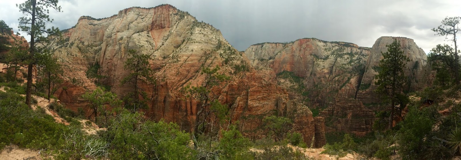 Mid-Canyon views from the West Rim Trail after it leaves the Angels' Landing area.