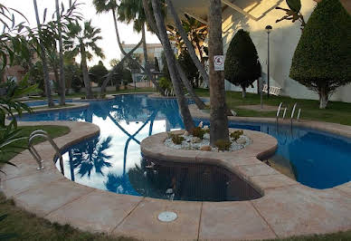 Maison avec piscine et terrasse 2
