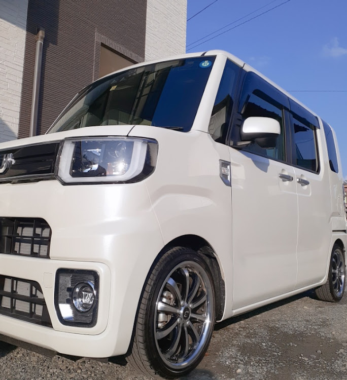 ウェイクの車高調整・洗車・ホイール交換に関するカスタム事例の投稿画像1枚目