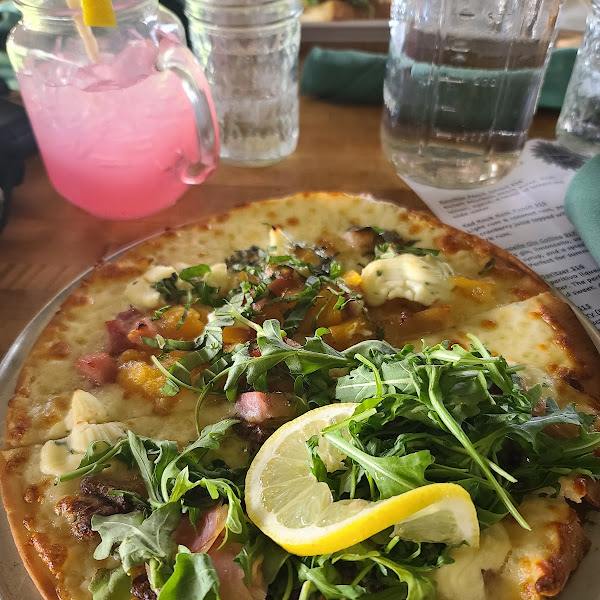 Gluten-Free Pizza at Hideaway House