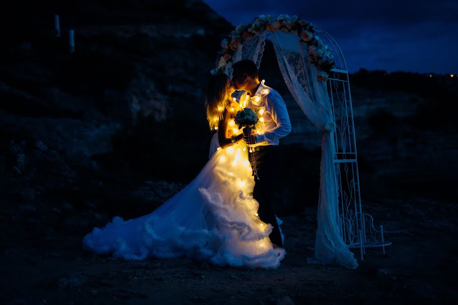 Fotógrafo de casamento Anna Vishnevskaya (cherryann). Foto de 6 de dezembro 2017